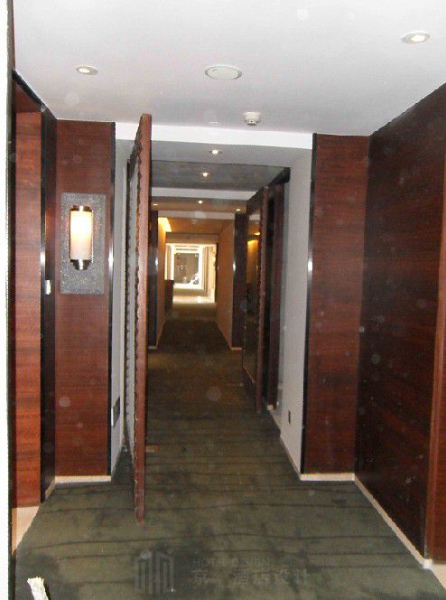 酒店过道走廊装修施工现场